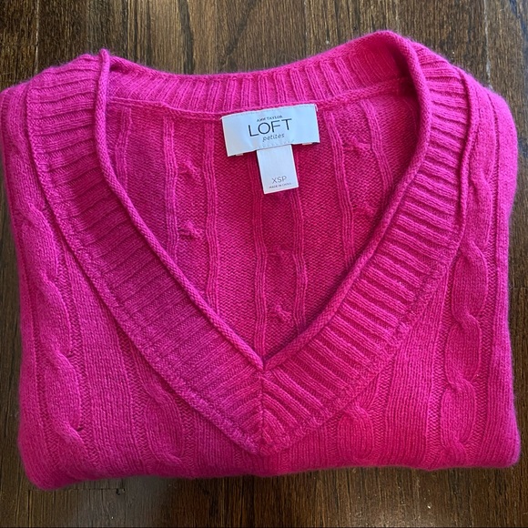 LOFT Pink V-Neck Cable Knit Sweater XSP - EUC - Picture 3 of 3